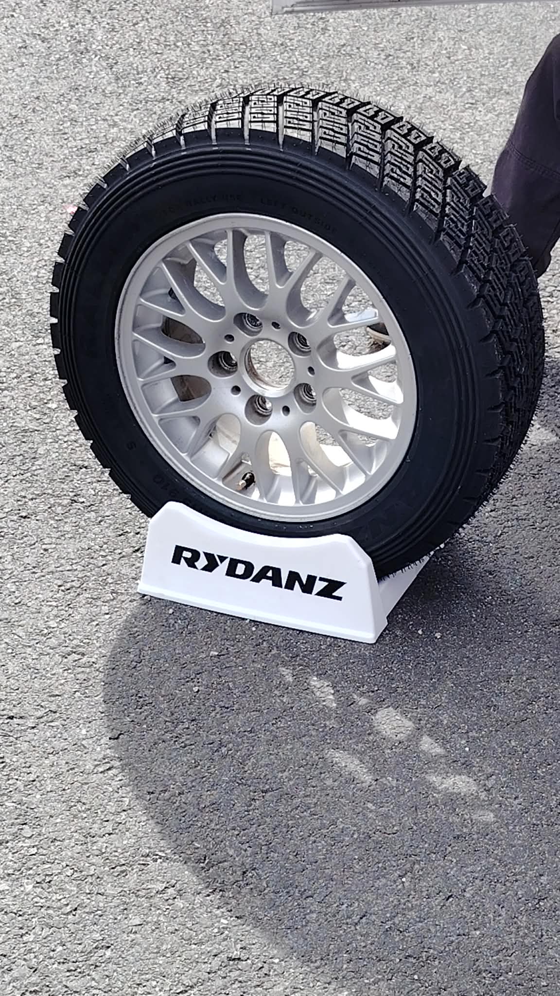Rydanz Rally 1 monterat på fälg, redo för tävling